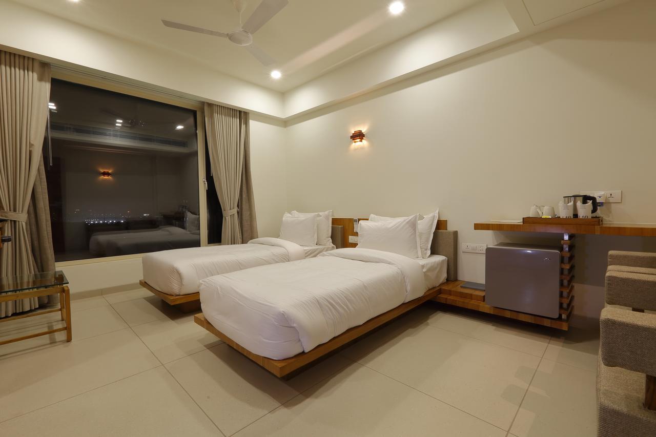 Hotel 440, A Serene Stay Ahmedabad Esterno foto