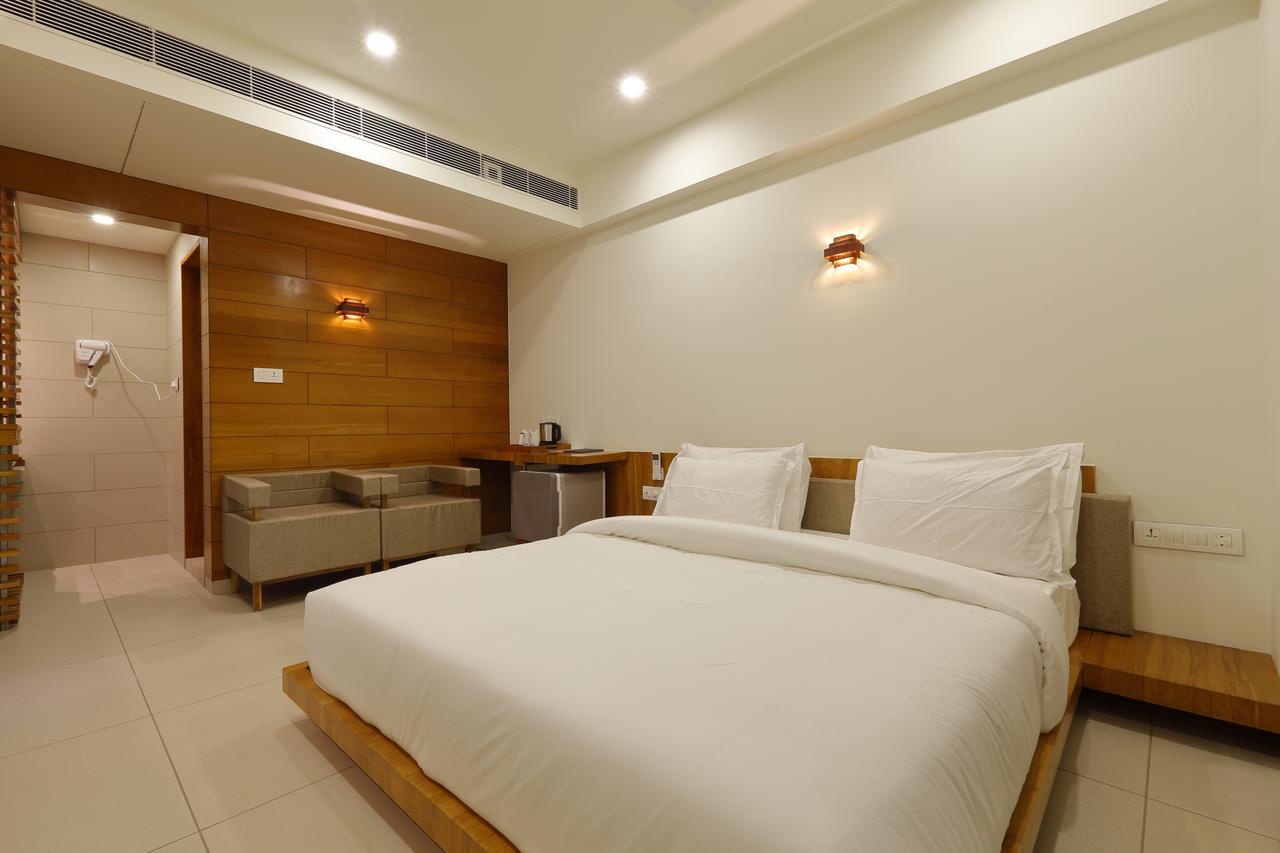 Hotel 440, A Serene Stay Ahmedabad Esterno foto