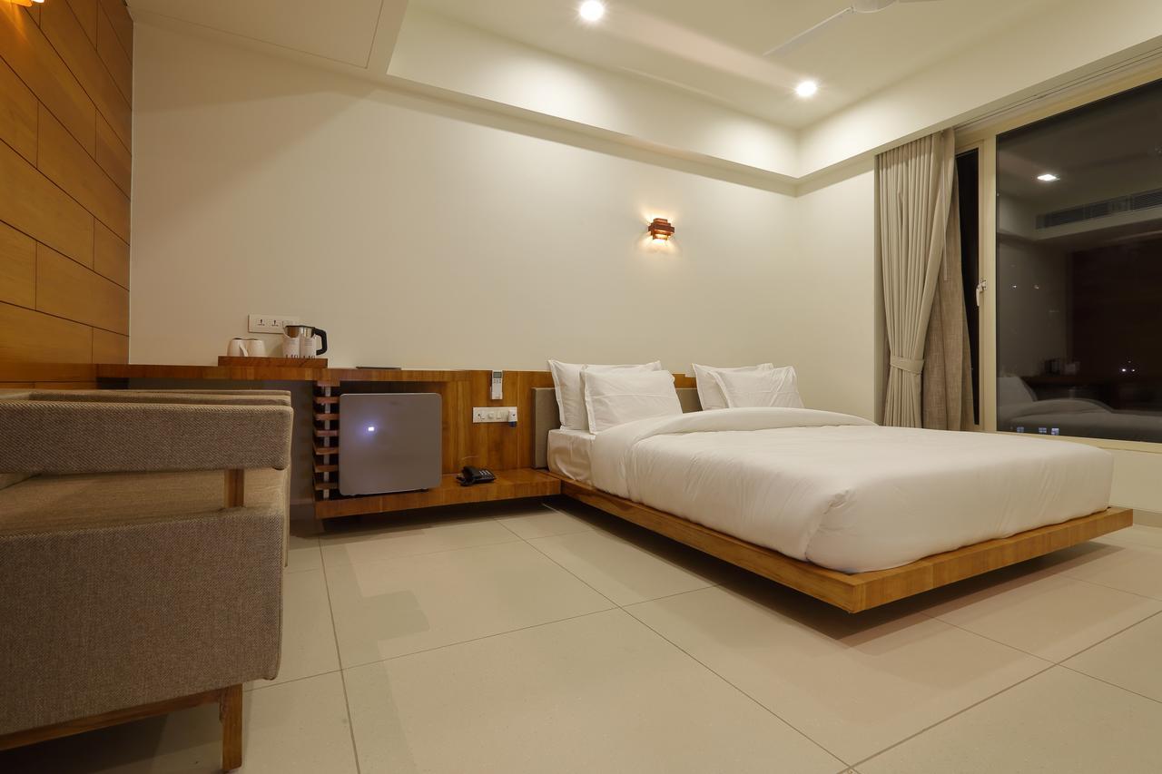 Hotel 440, A Serene Stay Ahmedabad Esterno foto