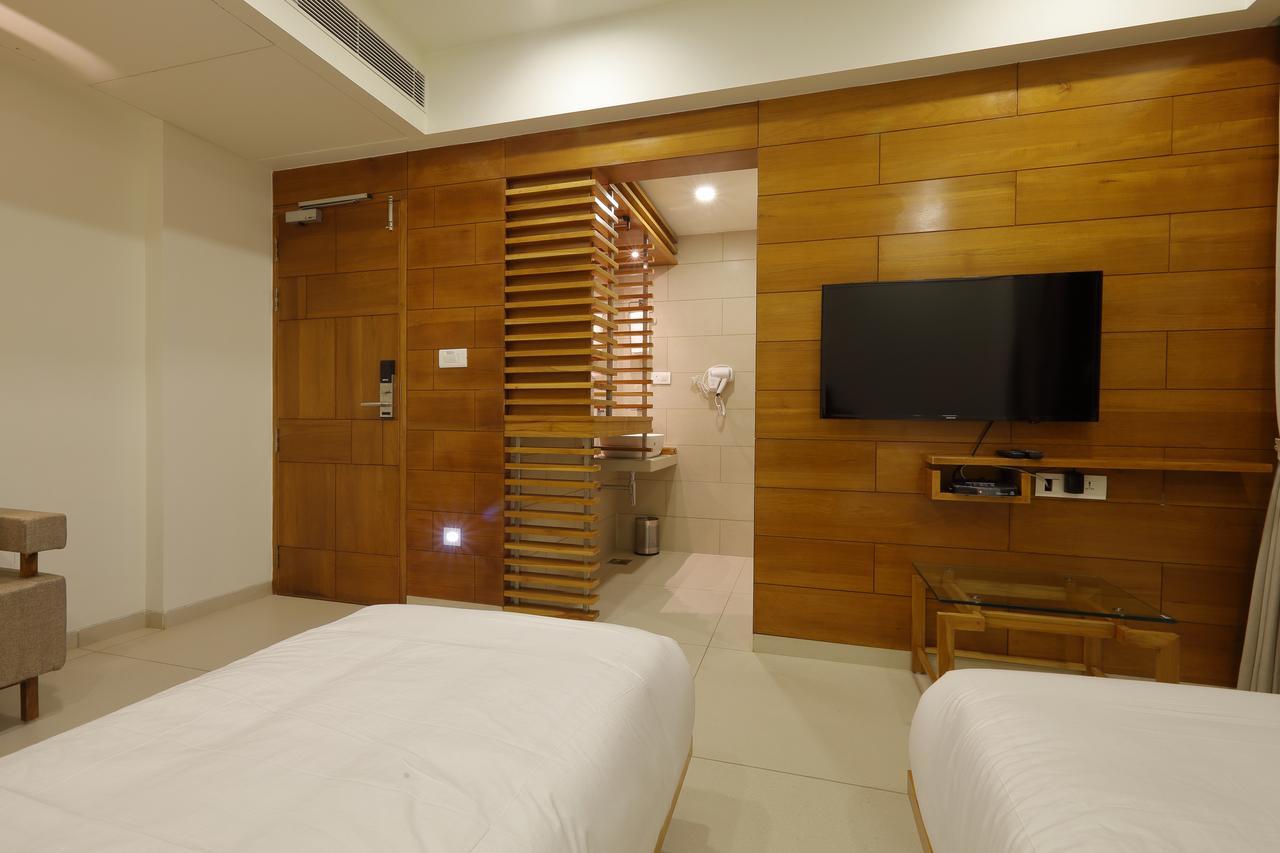 Hotel 440, A Serene Stay Ahmedabad Esterno foto