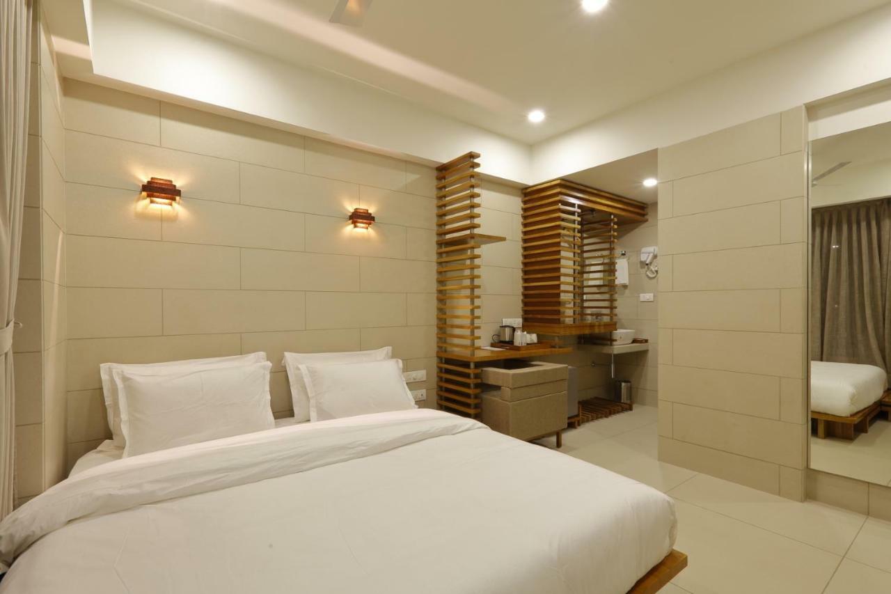 Hotel 440, A Serene Stay Ahmedabad Esterno foto