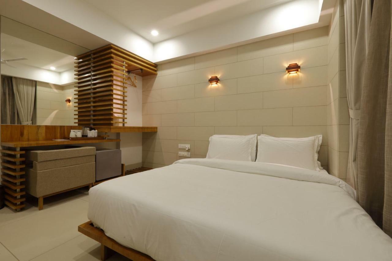 Hotel 440, A Serene Stay Ahmedabad Esterno foto